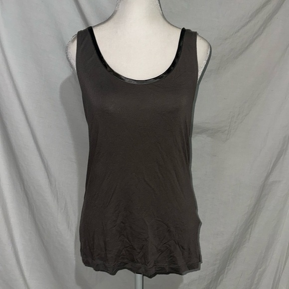 taupe Banana Republic luxe touch sleeveless top size medium - Picture 1 of 4